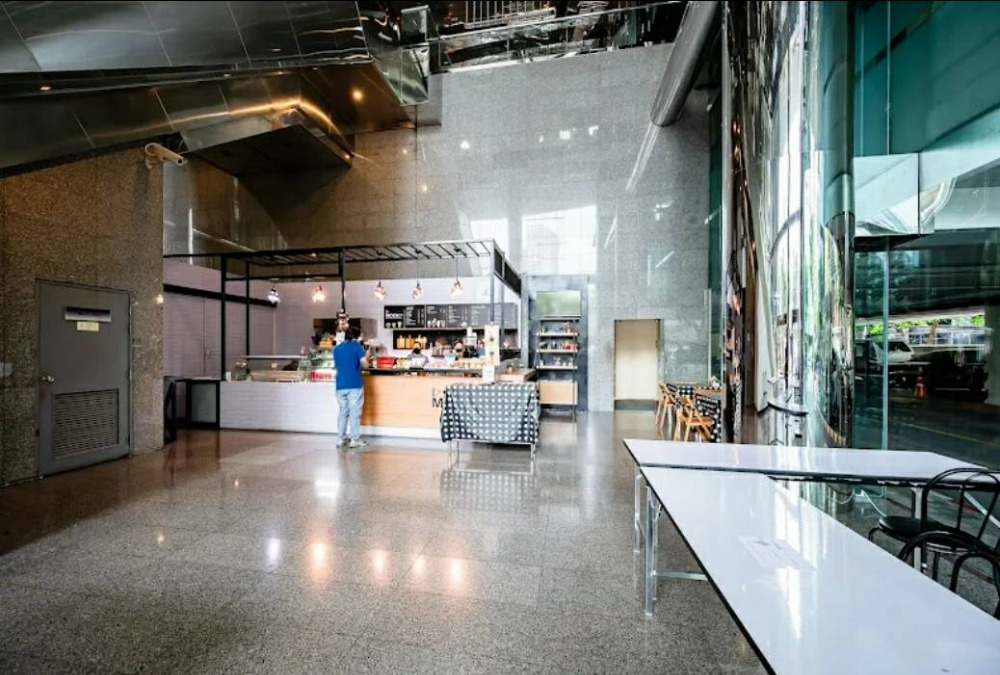 For RentOfficeRatchathewi,Phayathai : Office space for rent, Siripinyo Building, near BTS Phaya Thai and Airport Link Phaya Thai, area 145.82 sq m., for 80,201 baht / month (price 550 baht / sq m.)
