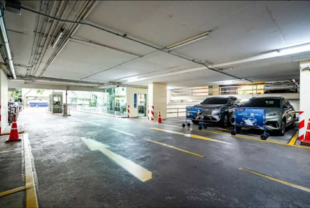 For RentOfficeRatchathewi,Phayathai : Office space for rent, Siripinyo Building, near BTS Phaya Thai and Airport Link Phaya Thai, area 145.82 sq m., for 80,201 baht / month (price 550 baht / sq m.)