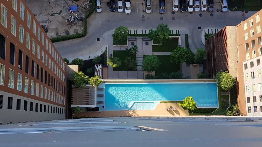 ขายคอนโดพระราม 9 เพชรบุรีตัดใหม่ RCA : S-PAR150 พลัม รามคำแหงสเตชั่น 27ตรม. ชั้น 31 วิวสระว่ายน้ำ 2.65ล้าน 064-959-8900