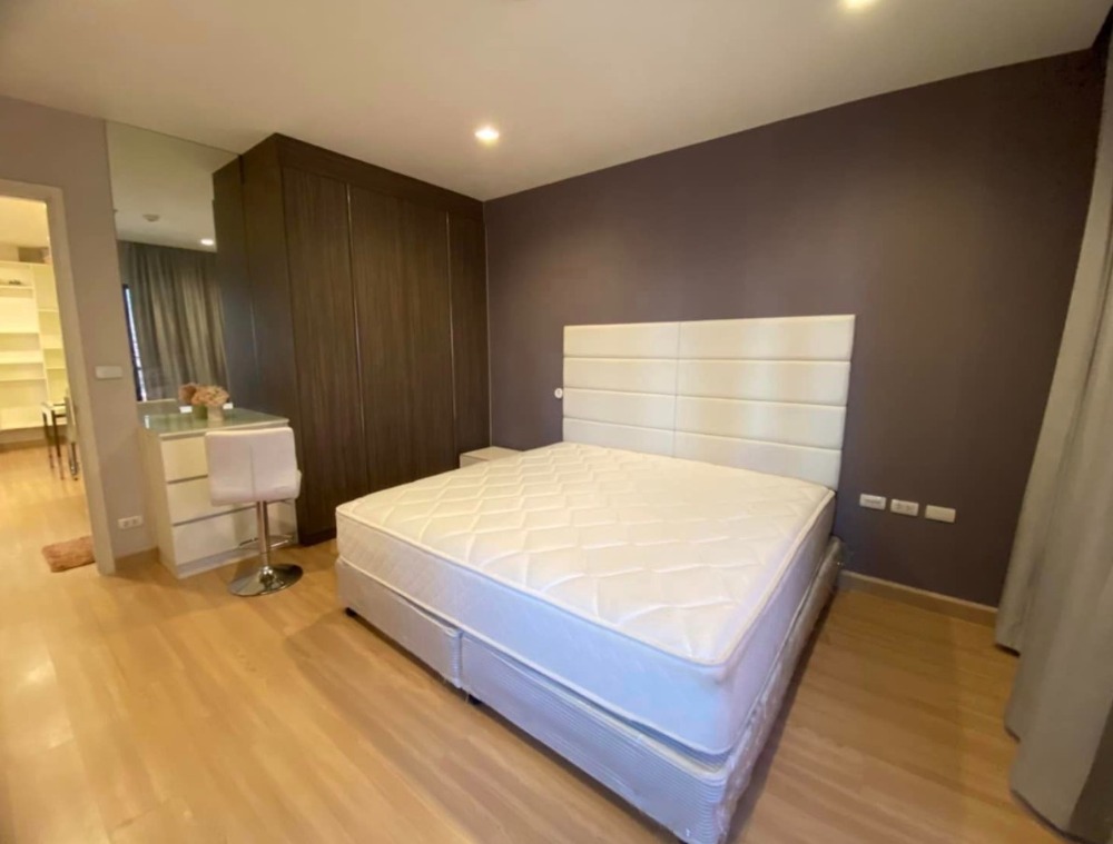 ให้เช่าคอนโดวงเวียนใหญ่ เจริญนคร : X9161166 ให้เช่า คอนโด Urbano Absolute Sathon - Taksin ขนาด 75 ตร.ม ชั้น 14 วิวแม่น้ำ