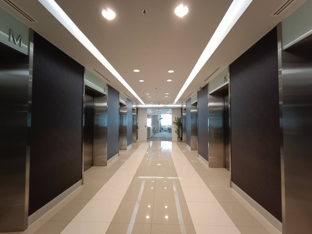 For RentOfficeSukhumvit, Asoke, Thonglor : Bangkok Office For Rent Phromphong Sukhumvit Serviced Office Bhiraj Tower At Emquartier Office Building Fully-Furnished 3-4 Workstations closed to BTS Phrom Phong, Asoke, Sukhumvit Raod, Wattana, Phromphong
