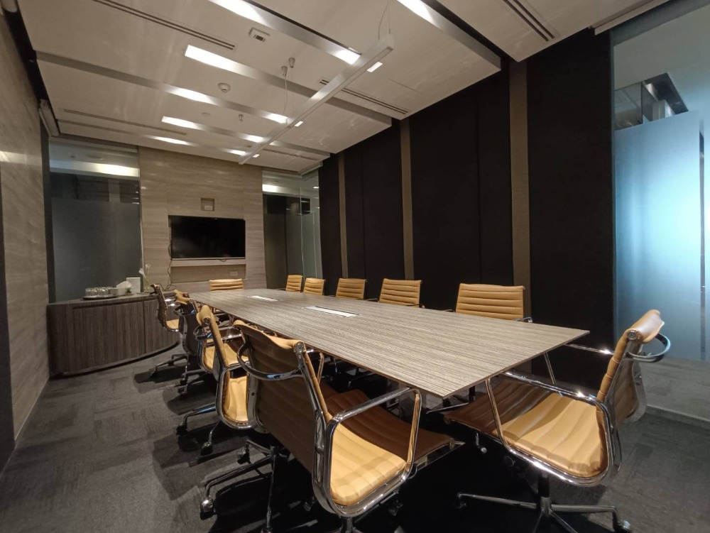 For RentOfficeSukhumvit, Asoke, Thonglor : Bangkok Office For Rent Phromphong Sukhumvit Serviced Office Bhiraj Tower At Emquartier Office Building Fully-Furnished 3-4 Workstations closed to BTS Phrom Phong, Asoke, Sukhumvit Raod, Wattana, Phromphong