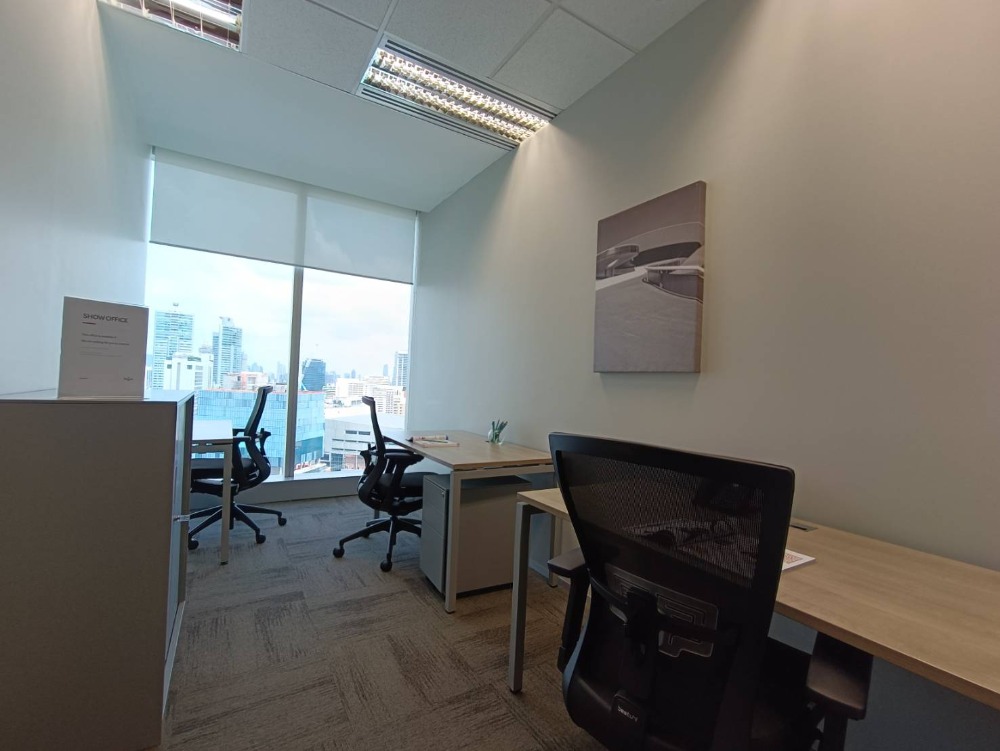 For RentOfficeSukhumvit, Asoke, Thonglor : Bangkok Office For Rent Phromphong Sukhumvit Serviced Office Bhiraj Tower At Emquartier Office Building Fully-Furnished 3-4 Workstations closed to BTS Phrom Phong, Asoke, Sukhumvit Raod, Wattana, Phromphong