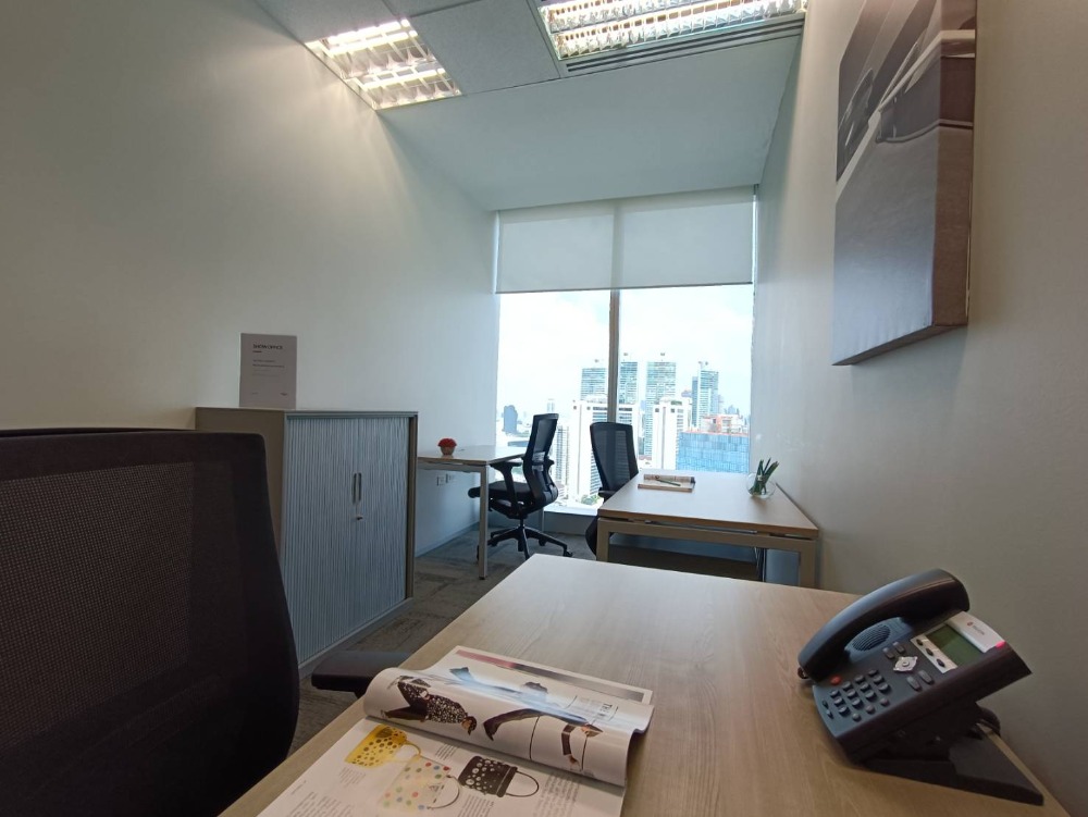 For RentOfficeSukhumvit, Asoke, Thonglor : Bangkok Office For Rent Phromphong Sukhumvit Serviced Office Bhiraj Tower At Emquartier Office Building Fully-Furnished 3-4 Workstations closed to BTS Phrom Phong, Asoke, Sukhumvit Raod, Wattana, Phromphong