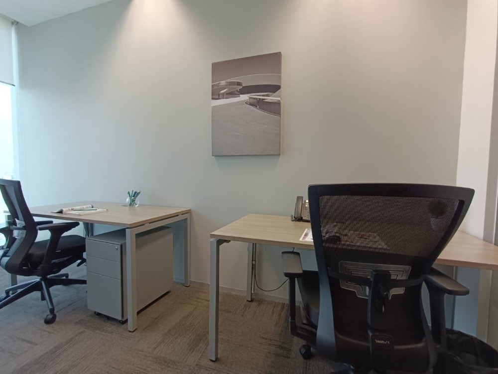 For RentOfficeSukhumvit, Asoke, Thonglor : Bangkok Office For Rent Phromphong Sukhumvit Serviced Office Bhiraj Tower At Emquartier Office Building Fully-Furnished 3-4 Workstations closed to BTS Phrom Phong, Asoke, Sukhumvit Raod, Wattana, Phromphong