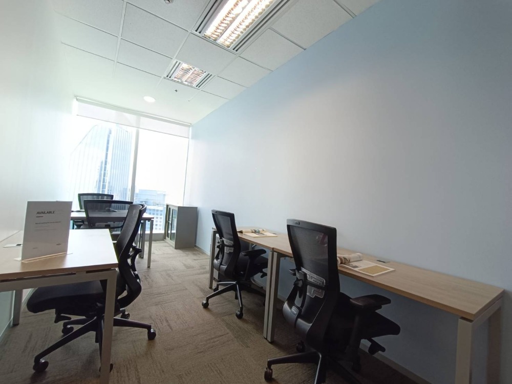 ให้เช่าสำนักงานสุขุมวิท อโศก ทองหล่อ : เซอร์วิสออฟฟิศ พื้นที่สำนักงานให้เช่า พร้อมพงษ์ Serviced Office ตกแต่งสวย พร้อมเข้าอยู่ อาคาร ภิรัช ทาวเวอร์ แอท เอ็มควอเทียร์ ( Bhiraj Tower At Emquartier Office Building ) 5 Workstations ราคาเช่า 55,590 บาท/เดือน