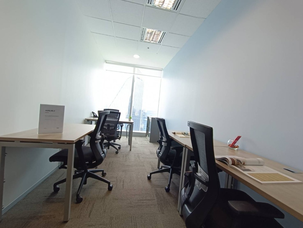 ให้เช่าสำนักงานสุขุมวิท อโศก ทองหล่อ : เซอร์วิสออฟฟิศ พื้นที่สำนักงานให้เช่า พร้อมพงษ์ Serviced Office ตกแต่งสวย พร้อมเข้าอยู่ อาคาร ภิรัช ทาวเวอร์ แอท เอ็มควอเทียร์ ( Bhiraj Tower At Emquartier Office Building ) 5 Workstations ราคาเช่า 55,590 บาท/เดือน