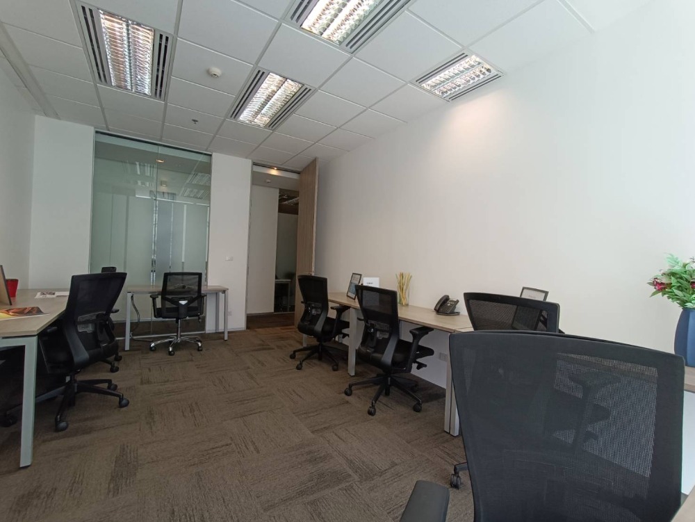 ให้เช่าสำนักงานสุขุมวิท อโศก ทองหล่อ : เซอร์วิสออฟฟิศ พื้นที่สำนักงานให้เช่า พร้อมพงษ์ Serviced Office ตกแต่งสวย พร้อมเข้าอยู่ อาคาร ภิรัช ทาวเวอร์ แอท เอ็มควอเทียร์ ( Bhiraj Tower At Emquartier Office Building ) 7 Workstations ราคาเช่า 77,790 บาท/เดือน