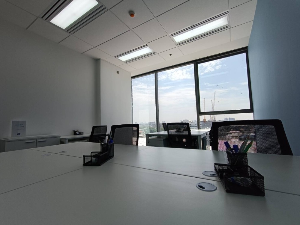 ให้เช่าสำนักงานอ่อนนุช อุดมสุข : เซอร์วิสออฟฟิศ พื้นที่สำนักงานให้เช่า อ่อนนุช บางจาก Serviced Office ตกแต่งสวย พร้อมเข้าอยู่ อาคาร สุขุมวิท ฮิลล์ ( Sukhumvit Hills Office Building ) 9 Workstations ราคาเช่า 65,390 บาท ใกล้รถไฟฟ้า BTSอ่อนนุช, BTSบางจาก