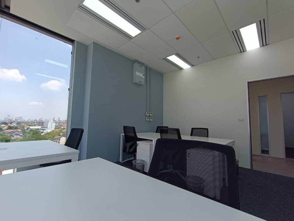 ให้เช่าสำนักงานอ่อนนุช อุดมสุข : เซอร์วิสออฟฟิศ พื้นที่สำนักงานให้เช่า อ่อนนุช บางจาก Serviced Office ตกแต่งสวย พร้อมเข้าอยู่ อาคาร สุขุมวิท ฮิลล์ ( Sukhumvit Hills Office Building ) 6 Workstations ราคาเช่า 43,590 บาท ใกล้รถไฟฟ้า BTSอ่อนนุช, BTSบางจาก