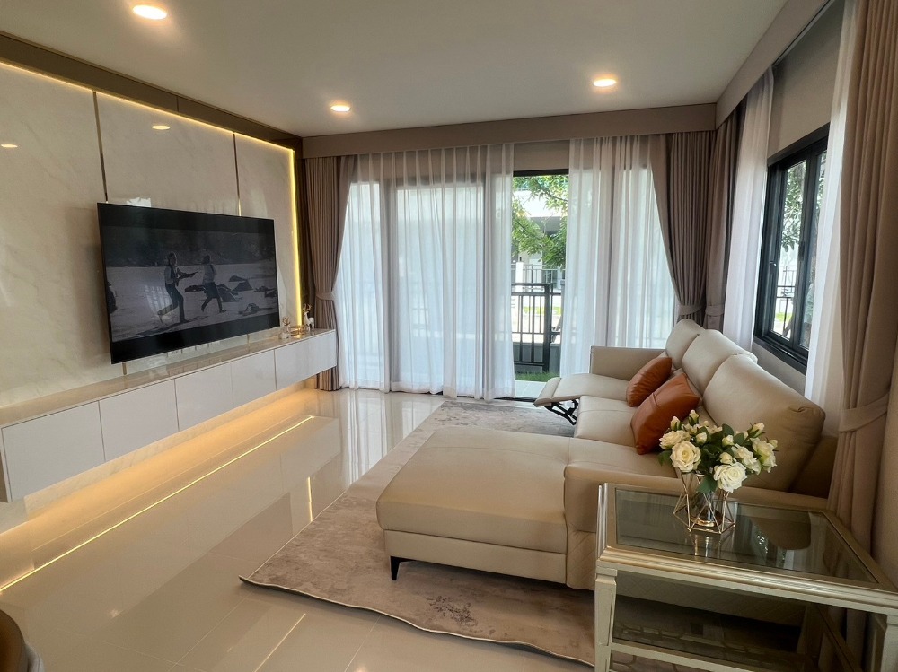 For RentHouseBangna, Bearing, Lasalle : Beautiful and New house, close to the international school Concordian.