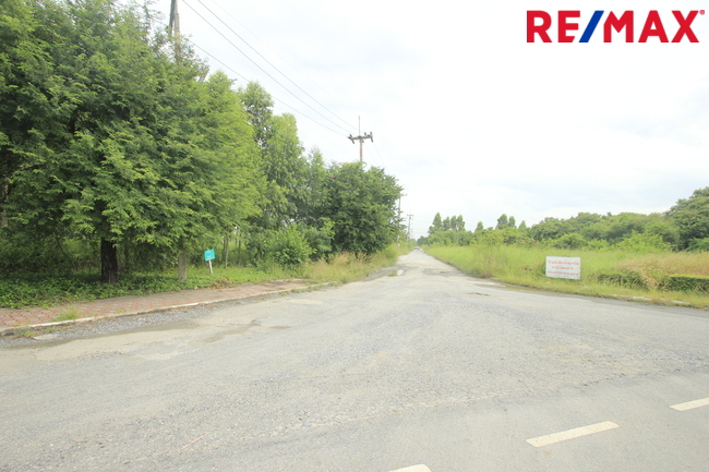 ขายที่ดินฉะเชิงเทรา : ขายที่ดินสนามกอล์ฟบางปะกงริเวอร์ไซด์คันทรีคลับ 502 ตร.ว ถนนเมน สร้างบ้าน เรือนรับรอง ใกล้แม่น้ำบางปะกง ราคาพิเศษ