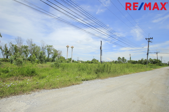 ขายที่ดินฉะเชิงเทรา : ขายที่ดินสนามกอล์ฟบางปะกงริเวอร์ไซด์คันทรีคลับ 502 ตร.ว ถนนเมน สร้างบ้าน เรือนรับรอง ใกล้แม่น้ำบางปะกง ราคาพิเศษ