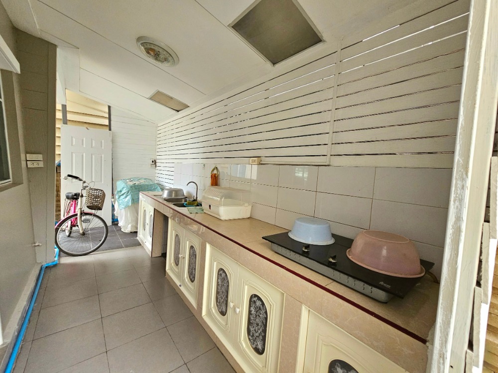 ให้เช่าบ้านลาดกระบัง สุวรรณภูมิ : ให้เช่าบ้าน หมู่บ้านภัสสร เพรสทีจ อ่อนนุช ติดต่อ 082 925 9542