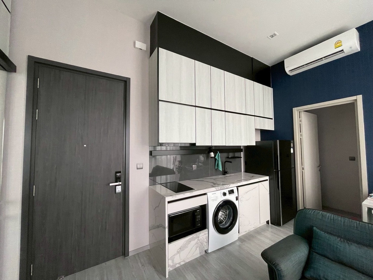 For RentCondoOnnut, Udomsuk : Room available for rent, THE LINE Sukhumvit 101 (The Line Sukhumvit 101). If interested in negotiating the price, add Line @condo168 (with @ in front as well).