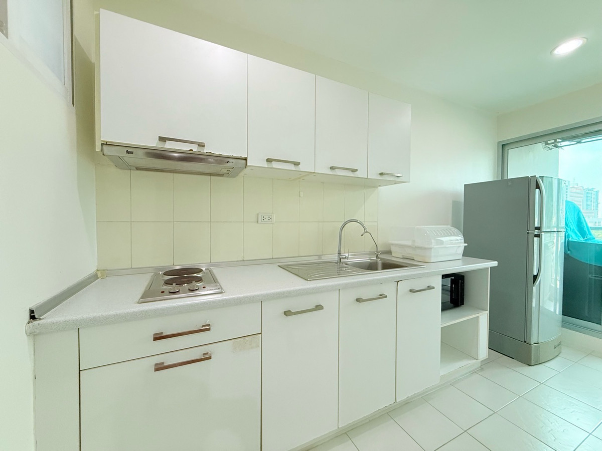 For RentCondoSathorn, Narathiwat : For rent: Life @ Sathorn, beautiful room, good price, 1 bedroom, size 40 sq m.