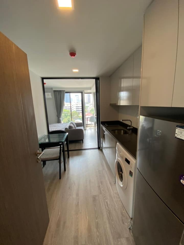 ให้เช่าคอนโดราชเทวี พญาไท : Maestro 14 Siam - Ratchathewi【𝐑𝐄𝐍𝐓】🔥ห้องโมเดิร์น เรียบง่าย วิวเมือง ใกล้BTSราชเทวี 🔥 ติดต่อไลน์ไอดี: @hacondo