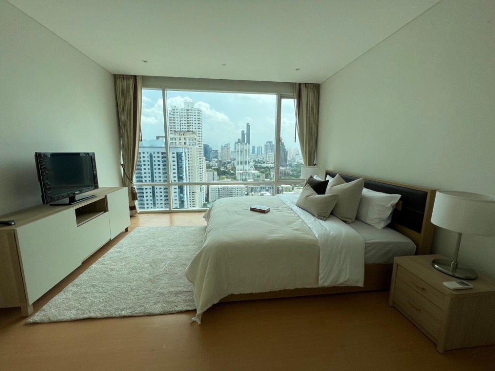 ให้เช่าคอนโดสุขุมวิท อโศก ทองหล่อ : ★ Fullerton Sukhumvit ★ 96 ตรม.,ชั้น 21 (2 ห้องนอน 2 ห้องน้ำ), ★ใกล้ BTS เอกมัย★Pet Friendly ★ใกล้ Gateway เอกมัย, เทสโก้ โลตัส, บิ๊กซี, เมเจอร์ เอกมัย★ สิ่งอำนวยความสะดวกมากมาย★ เครื่องใช้ไฟฟ้าครบครัน★