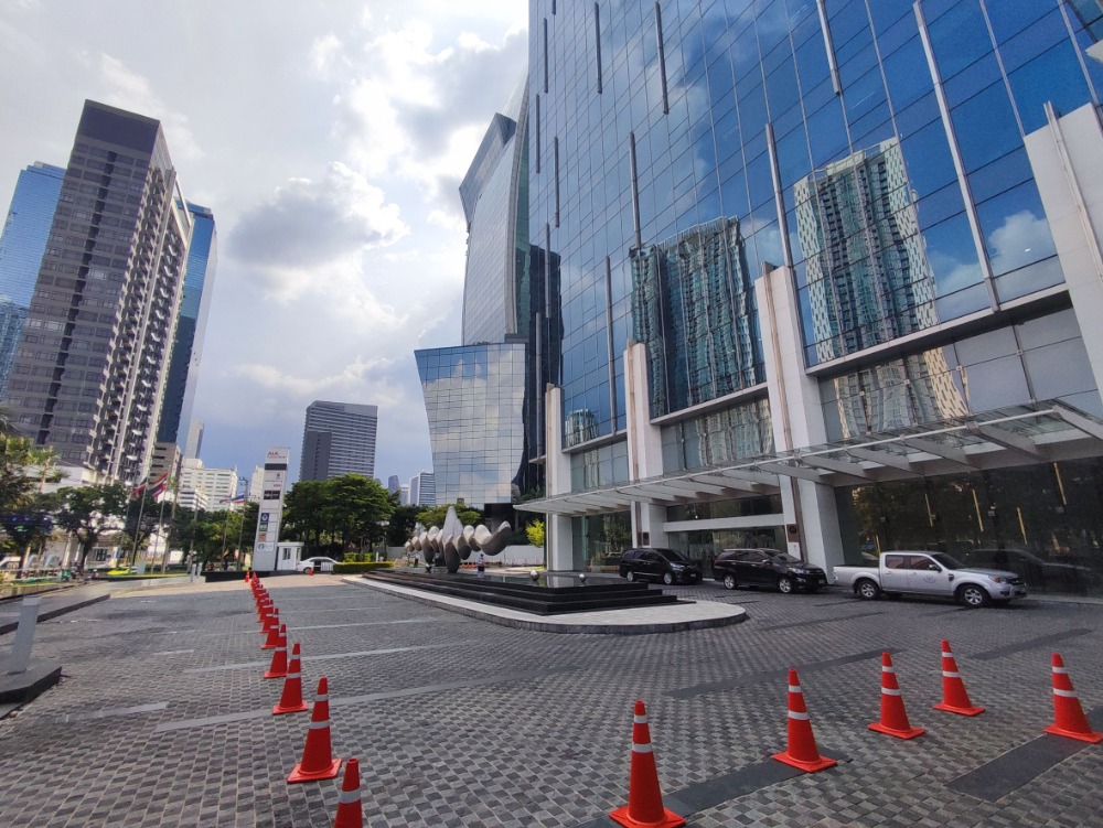 ให้เช่าสำนักงานรัชดา ห้วยขวาง : เซอร์วิสออฟฟิศ พื้นที่สำนักงานให้เช่า รัชดา Serviced Office ตกแต่งสวย พร้อมเข้าอยู่ อาคาร เอไอเอ แคปิตอล เซ็นเตอร์ - ( AIA Capital Center Building ) 4 Workstations ราคาเช่า 27,090 บาท ใกล้รถไฟฟ้าใต้ดิน MRTศูนย์วัฒนธรรม