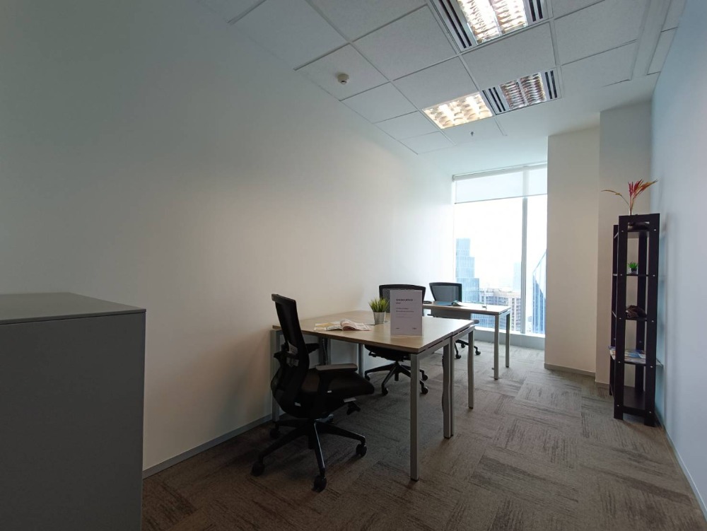 ให้เช่าสำนักงานสุขุมวิท อโศก ทองหล่อ : เซอร์วิสออฟฟิศ พื้นที่สำนักงานให้เช่า พร้อมพงษ์ Serviced Office ตกแต่งสวย พร้อมเข้าอยู่ อาคาร ภิรัช ทาวเวอร์ แอท เอ็มควอเทียร์ ( Bhiraj Tower At Emquartier Office Building ) 3-5 Workstations ราคาเช่า 50,790 บาท/เดือน