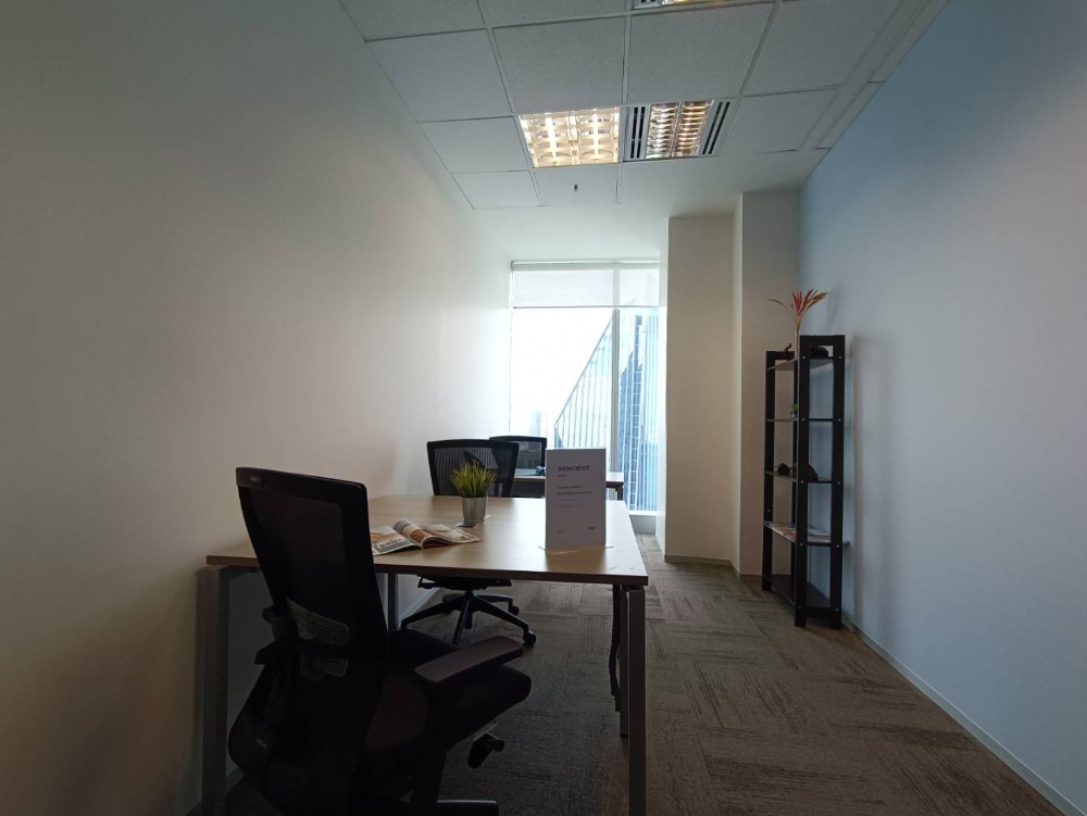 ให้เช่าสำนักงานสุขุมวิท อโศก ทองหล่อ : เซอร์วิสออฟฟิศ พื้นที่สำนักงานให้เช่า พร้อมพงษ์ Serviced Office ตกแต่งสวย พร้อมเข้าอยู่ อาคาร ภิรัช ทาวเวอร์ แอท เอ็มควอเทียร์ ( Bhiraj Tower At Emquartier Office Building ) 3-5 Workstations ราคาเช่า 50,790 บาท/เดือน