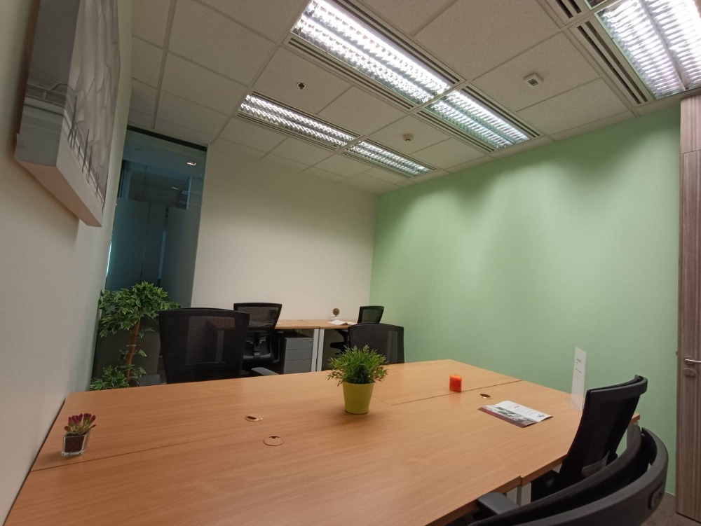 ให้เช่าสำนักงานสุขุมวิท อโศก ทองหล่อ : เซอร์วิสออฟฟิศ พื้นที่สำนักงานให้เช่า พร้อมพงษ์ Serviced Office ตกแต่งสวย พร้อมเข้าอยู่ อาคาร ภิรัช ทาวเวอร์ แอท เอ็มควอเทียร์ ( Bhiraj Tower At Emquartier Office Building ) 6 Workstations ราคาเช่า 63,790 บาท/เดือน