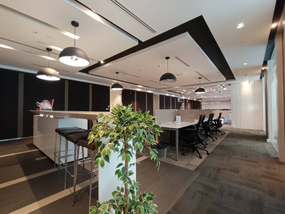 For RentOfficeSukhumvit, Asoke, Thonglor : Bangkok Office For Rent Phromphong Serviced Office Bhiraj Tower At Emquartier Office Building Fully-Furnished 4 Workstations closed to BTS Phrom Phong, Asoke, Sukhumvit Raod, Wattana, Phromphong
