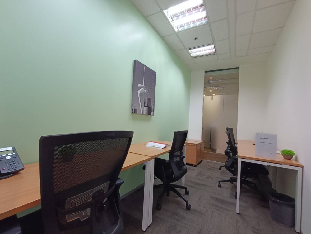 For RentOfficeSukhumvit, Asoke, Thonglor : Bangkok Office For Rent Phromphong Serviced Office Bhiraj Tower At Emquartier Office Building Fully-Furnished 4 Workstations closed to BTS Phrom Phong, Asoke, Sukhumvit Raod, Wattana, Phromphong