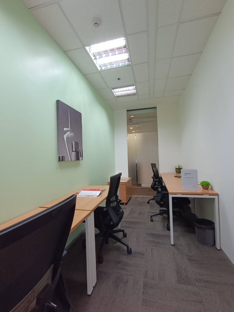For RentOfficeSukhumvit, Asoke, Thonglor : Bangkok Office For Rent Phromphong Serviced Office Bhiraj Tower At Emquartier Office Building Fully-Furnished 4 Workstations closed to BTS Phrom Phong, Asoke, Sukhumvit Raod, Wattana, Phromphong