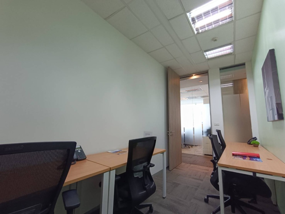 For RentOfficeSukhumvit, Asoke, Thonglor : Bangkok Office For Rent Phromphong Serviced Office Bhiraj Tower At Emquartier Office Building Fully-Furnished 4 Workstations closed to BTS Phrom Phong, Asoke, Sukhumvit Raod, Wattana, Phromphong