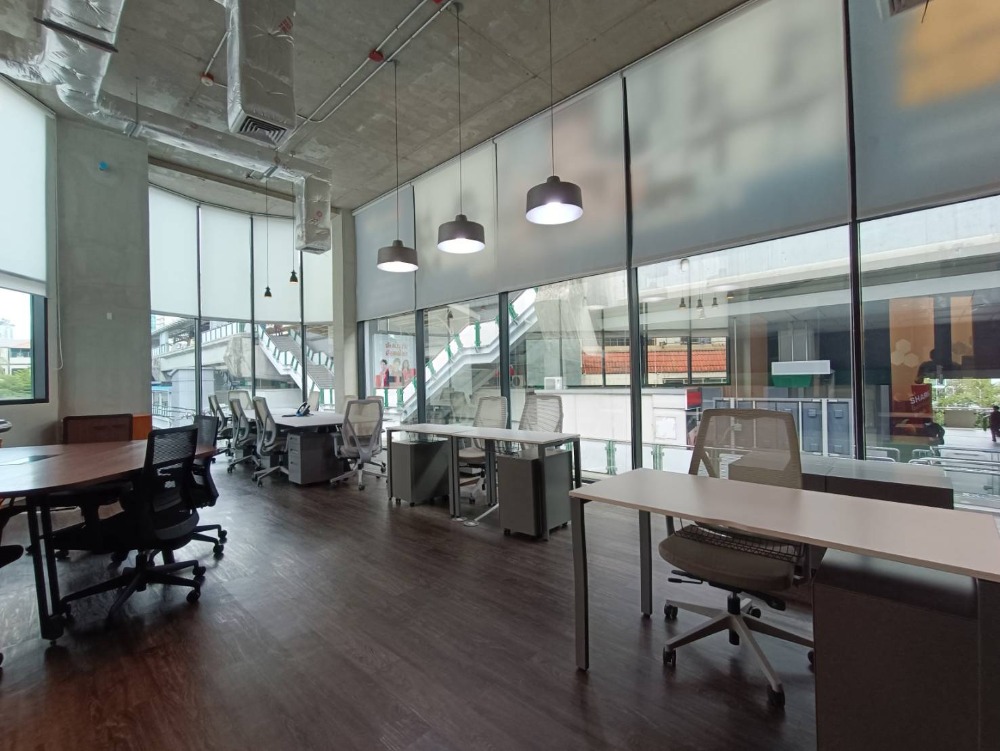 ให้เช่าสำนักงานอ่อนนุช อุดมสุข : เซอร์วิสออฟฟิศ พื้นที่สำนักงานให้เช่า พระโขนง Serviced Office ตกแต่งสวย พร้อมเข้าอยู่ อาคาร ซัมเมอร์ ฮิลล์ พระโขนง ( Summer Hills Phrakanong Office Building ) 19 Workstations ราคาเช่า 193,390 บาท ใกล้รถไฟฟ้า BTSพระโขนง