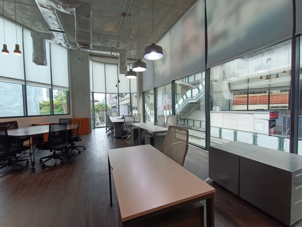 ให้เช่าสำนักงานอ่อนนุช อุดมสุข : เซอร์วิสออฟฟิศ พื้นที่สำนักงานให้เช่า พระโขนง Serviced Office ตกแต่งสวย พร้อมเข้าอยู่ อาคาร ซัมเมอร์ ฮิลล์ พระโขนง ( Summer Hills Phrakanong Office Building ) 19 Workstations ราคาเช่า 193,390 บาท ใกล้รถไฟฟ้า BTSพระโขนง