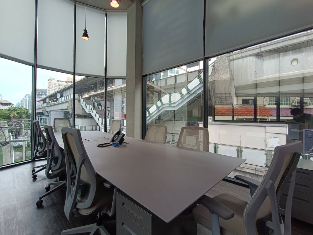 ให้เช่าสำนักงานอ่อนนุช อุดมสุข : เซอร์วิสออฟฟิศ พื้นที่สำนักงานให้เช่า พระโขนง Serviced Office ตกแต่งสวย พร้อมเข้าอยู่ อาคาร ซัมเมอร์ ฮิลล์ พระโขนง ( Summer Hills Phrakanong Office Building ) 19 Workstations ราคาเช่า 193,390 บาท ใกล้รถไฟฟ้า BTSพระโขนง