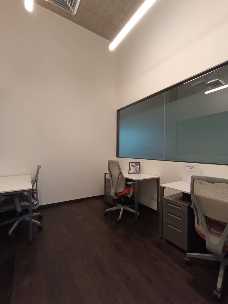 ให้เช่าสำนักงานอ่อนนุช อุดมสุข : เซอร์วิสออฟฟิศ พื้นที่สำนักงานให้เช่า พระโขนง Serviced Office ตกแต่งสวย พร้อมเข้าอยู่ อาคาร ซัมเมอร์ ฮิลล์ พระโขนง ( Summer Hills Phrakanong Office Building ) 3 Workstations ราคาเช่า 26,990 บาท ใกล้รถไฟฟ้า BTSพระโขนง