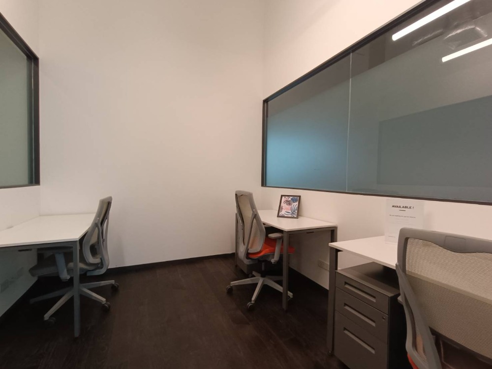 ให้เช่าสำนักงานอ่อนนุช อุดมสุข : เซอร์วิสออฟฟิศ พื้นที่สำนักงานให้เช่า พระโขนง Serviced Office ตกแต่งสวย พร้อมเข้าอยู่ อาคาร ซัมเมอร์ ฮิลล์ พระโขนง ( Summer Hills Phrakanong Office Building ) 3 Workstations ราคาเช่า 26,990 บาท ใกล้รถไฟฟ้า BTSพระโขนง