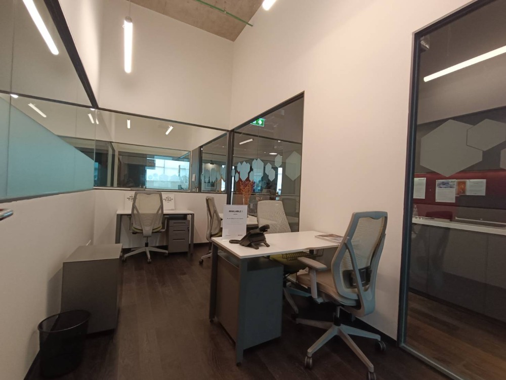 For RentOfficeOnnut, Udomsuk : Bangkok Office For Rent Sukhumvit Phra Kanong Serviced Office Summer Hills Phrakanong Office Building Fully-Furnished 4 Workstations closed to BTS Phrakanong, Sukhumvit, Klongtoey, Ekkamai, Thonglor, Onnut