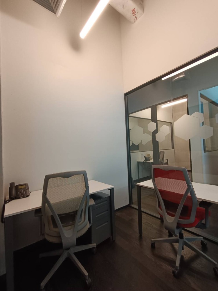 ให้เช่าสำนักงานอ่อนนุช อุดมสุข : เซอร์วิสออฟฟิศ พื้นที่สำนักงานให้เช่า พระโขนง Serviced Office ตกแต่งสวย พร้อมเข้าอยู่ อาคาร ซัมเมอร์ ฮิลล์ พระโขนง ( Summer Hills Phrakanong Office Building ) 2 Workstations ราคาเช่า 12,190 บาท ใกล้รถไฟฟ้า BTSพระโขนง