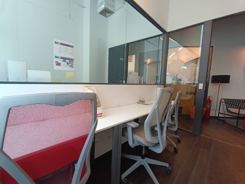 ให้เช่าสำนักงานอ่อนนุช อุดมสุข : เซอร์วิสออฟฟิศ พื้นที่สำนักงานให้เช่า พระโขนง Serviced Office ตกแต่งสวย พร้อมเข้าอยู่ อาคาร ซัมเมอร์ ฮิลล์ พระโขนง ( Summer Hills Phrakanong Office Building ) 3 Workstations ราคาเช่า 18,690 บาท ใกล้รถไฟฟ้า BTSพระโขนง