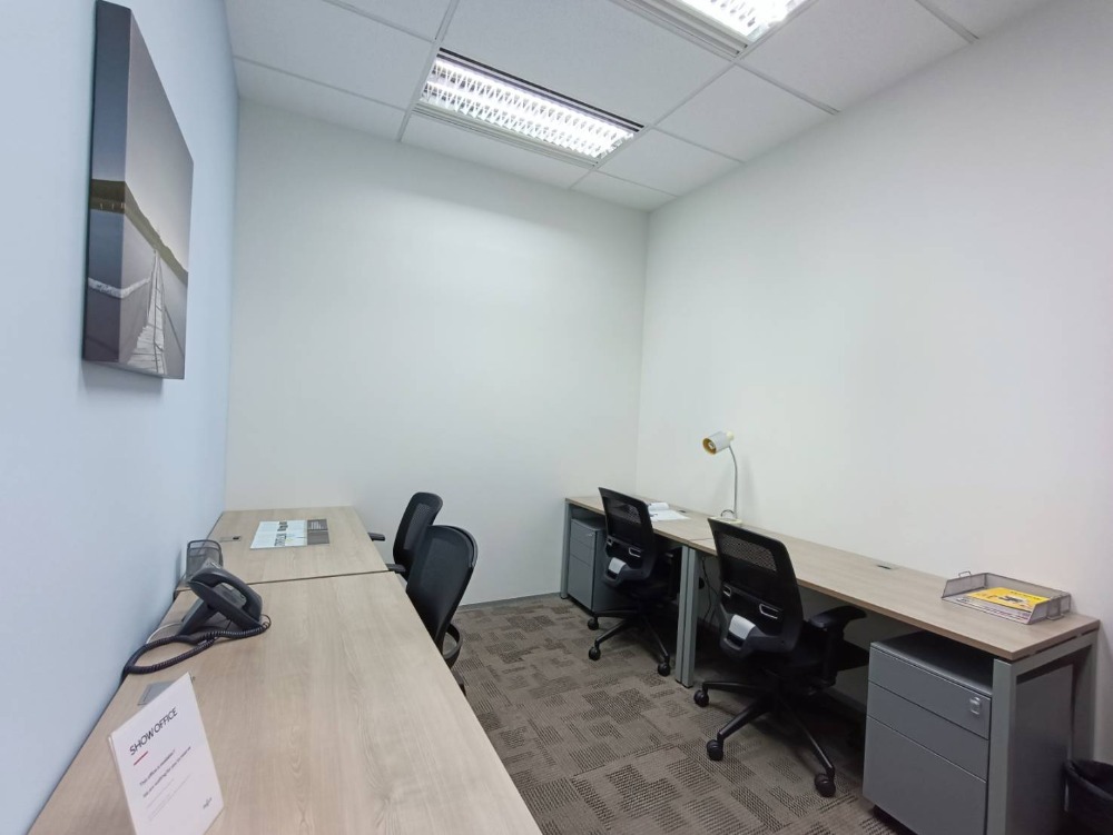 ให้เช่าสำนักงานรัชดา ห้วยขวาง : เซอร์วิสออฟฟิศ พื้นที่สำนักงานให้เช่า รัชดา Serviced Office ตกแต่งสวย พร้อมเข้าอยู่ อาคาร เอไอเอ แคปิตอล เซ็นเตอร์ - ( AIA Capital Center Building ) 4 Workstations ราคาเช่า 27,090 บาท ใกล้รถไฟฟ้าใต้ดิน MRTศูนย์วัฒนธรรม