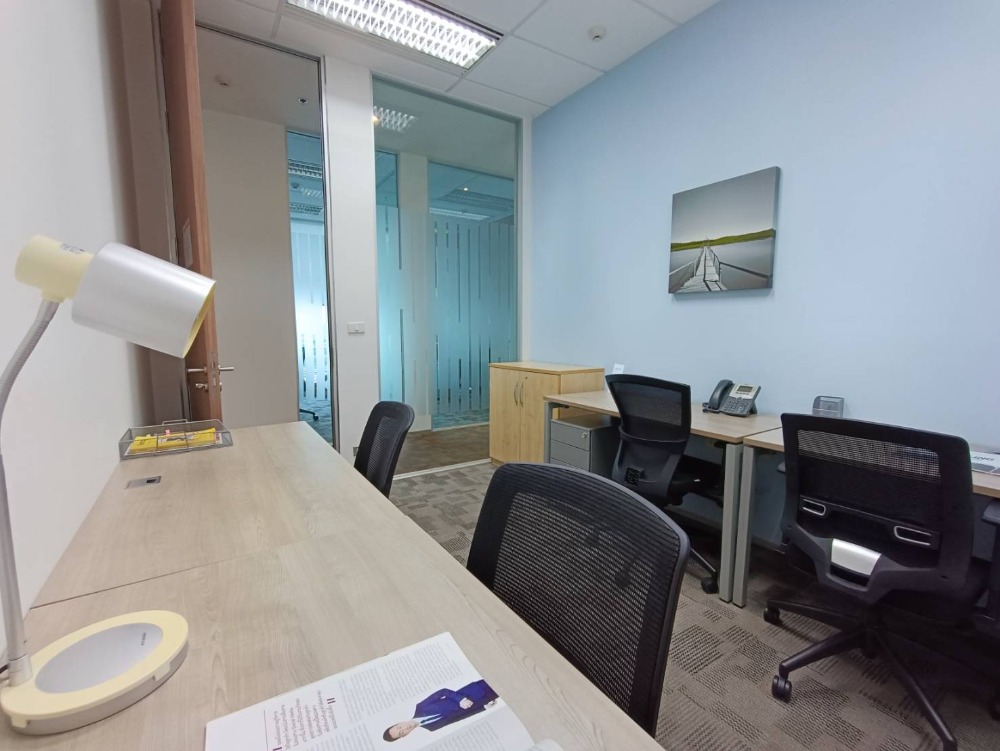 ให้เช่าสำนักงานรัชดา ห้วยขวาง : เซอร์วิสออฟฟิศ พื้นที่สำนักงานให้เช่า รัชดา Serviced Office ตกแต่งสวย พร้อมเข้าอยู่ อาคาร เอไอเอ แคปิตอล เซ็นเตอร์ - ( AIA Capital Center Building ) 4 Workstations ราคาเช่า 27,090 บาท ใกล้รถไฟฟ้าใต้ดิน MRTศูนย์วัฒนธรรม