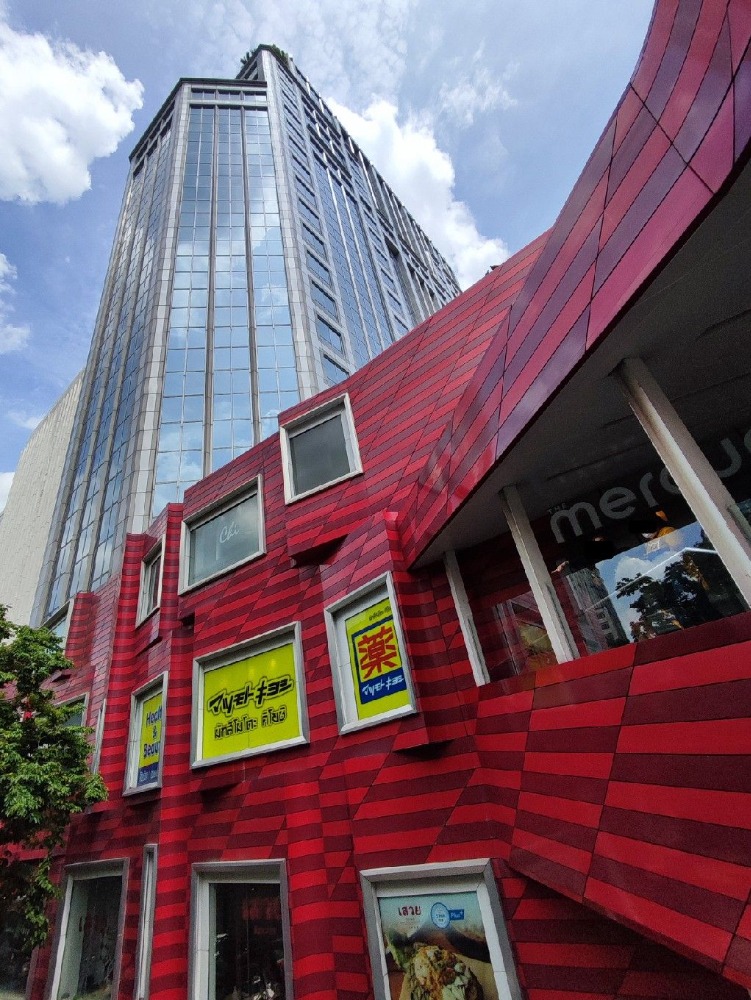 For RentOfficeWitthayu, Chidlom, Langsuan, Ploenchit : Office for rent, Chidlom (Office For Rent), office space, Mercury Tower Office Building, size 50 - 550 sq m. (price 900 baht/sq m.), near BTS Chidlom, Pathumwan. , Lang Suan, Ploenchit, Witthayu