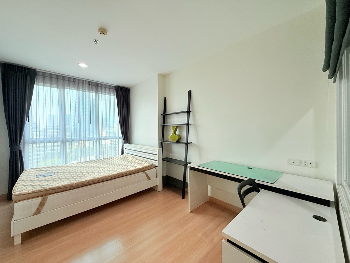 For RentCondoSathorn, Narathiwat : For rent: Life @ Sathorn, beautiful room, good price, 1 bedroom, size 40 sq m.