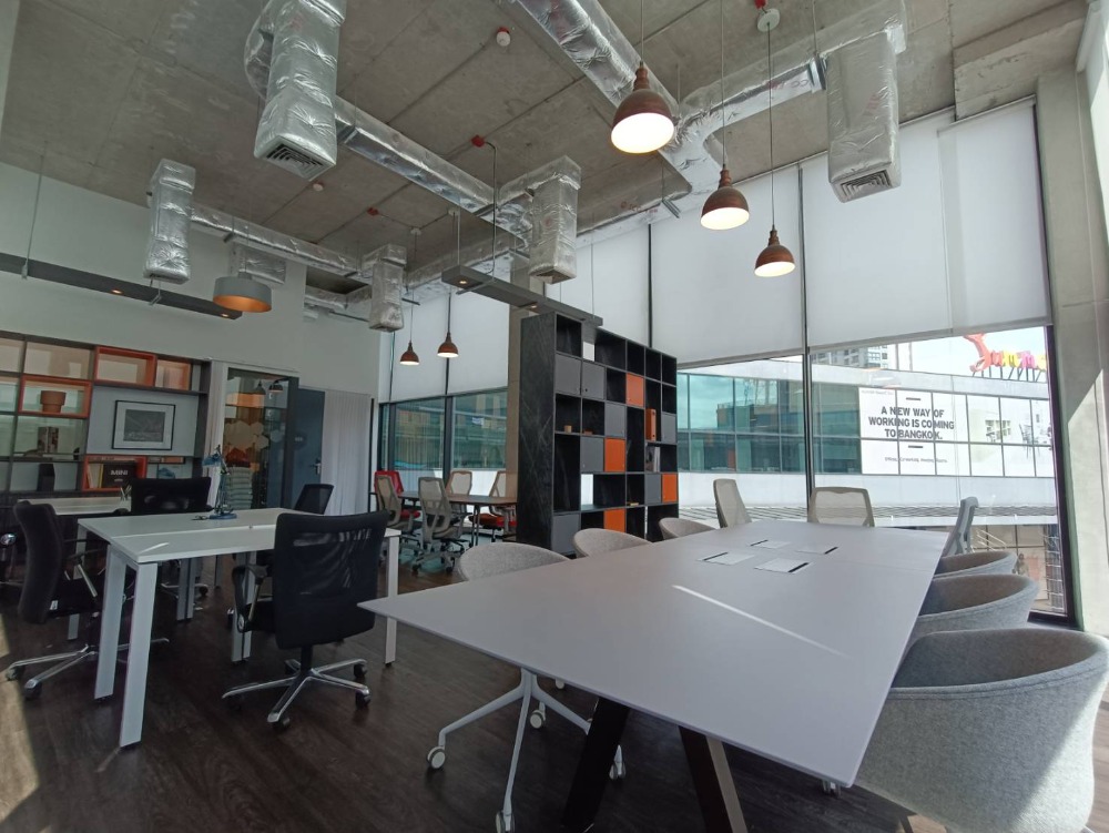 ให้เช่าสำนักงานอ่อนนุช อุดมสุข : เซอร์วิสออฟฟิศ พื้นที่สำนักงานให้เช่า พระโขนง Serviced Office ตกแต่งสวย พร้อมเข้าอยู่ อาคาร ซัมเมอร์ ฮิลล์ พระโขนง ( Summer Hills Phrakanong Office Building ) 20 Workstations ราคาเช่า 203,490 บาท ใกล้รถไฟฟ้า BTSพระโขนง