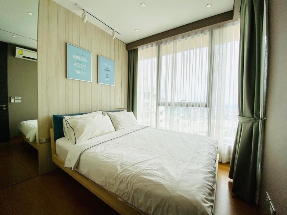 For RentCondoSukhumvit, Asoke, Thonglor : Fully furnished 1 bedroom 1 bathroom condo for rent with a floorsize of 26 sq.m., located on the 29th floor, at The Lumpini 24 building, near MiniMart and 7/11 at waking distance.