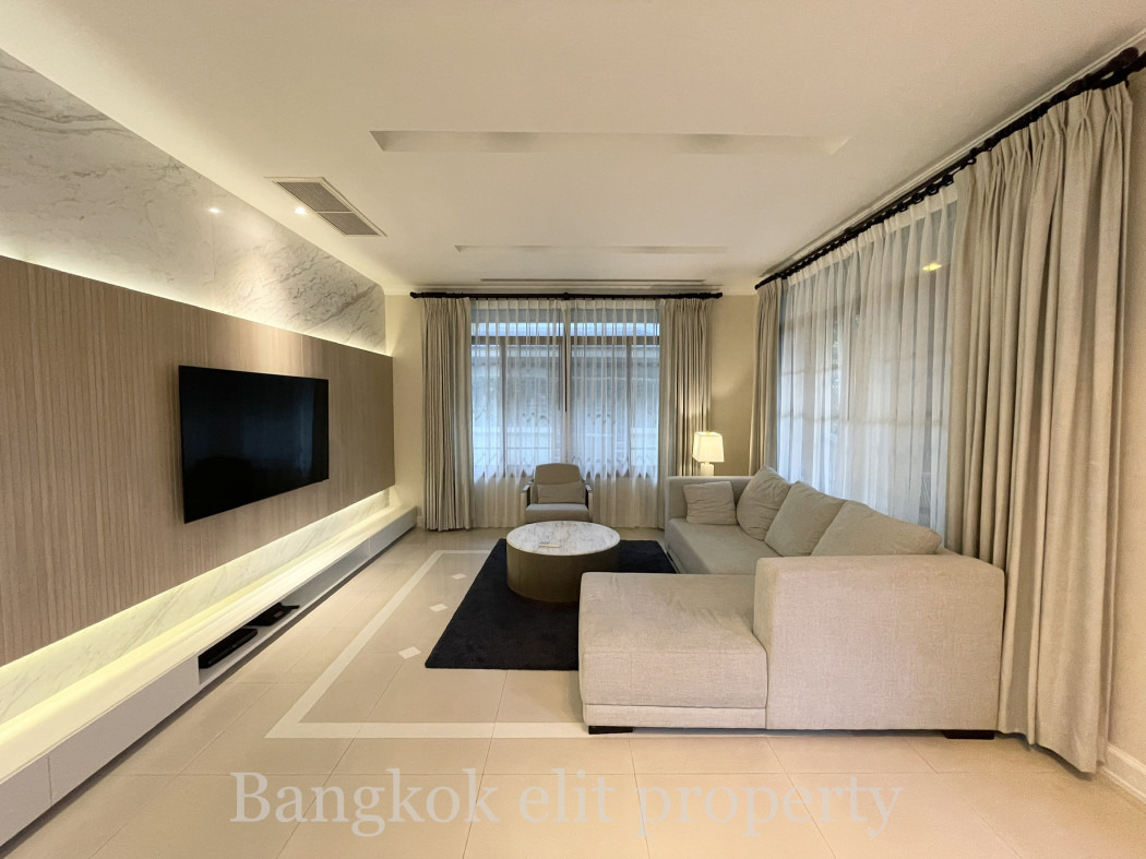 ให้เช่าบ้านพัฒนาการ ศรีนครินทร์ : ให้เช่าบ้านเดี่ยว นาราสิริ พัฒนาการ ใกล้ Airport link หัวหมาก 4 ห้องนอน รับสัตว์เลี้ยง