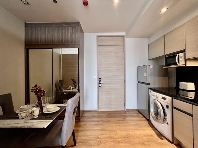 For RentCondoSukhumvit, Asoke, Thonglor : Park 24, BTS Phromphong Studio 28 sqm. Line ID: @nirin789