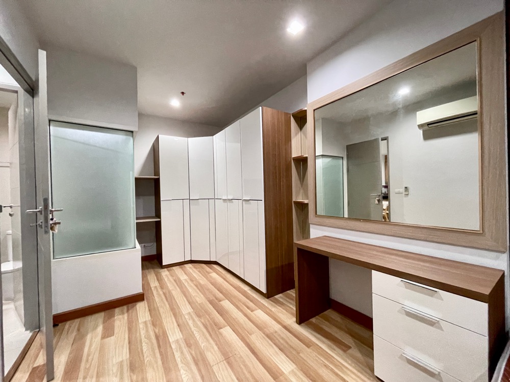 For SaleCondoRatchathewi,Phayathai : Urgent sale, 2 bedrooms, very (special) price! IDEO Verve Ratchaprarop IDEO Verve Ratchaprarop