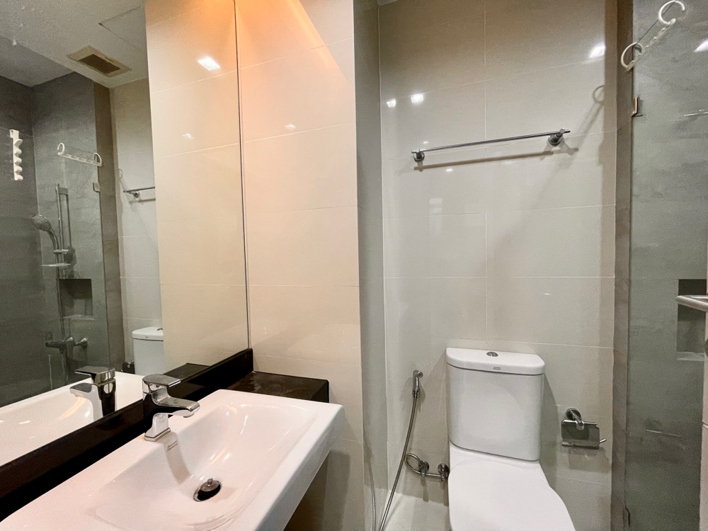 For SaleCondoRatchathewi,Phayathai : Urgent sale, 2 bedrooms, very (special) price! IDEO Verve Ratchaprarop IDEO Verve Ratchaprarop