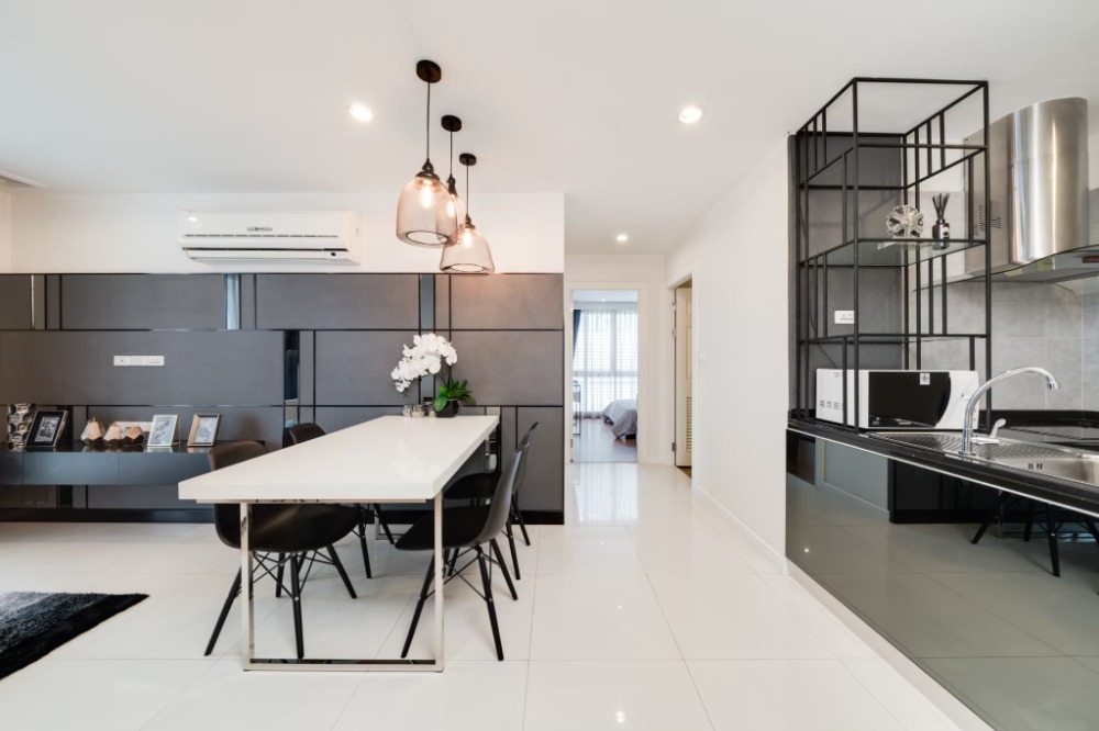 For RentCondoSilom, Saladaeng, Bangrak : Condo for rent | The Surawong | Number 156/44, 7th floor, size 70.29 sq m. 2 Bedroom