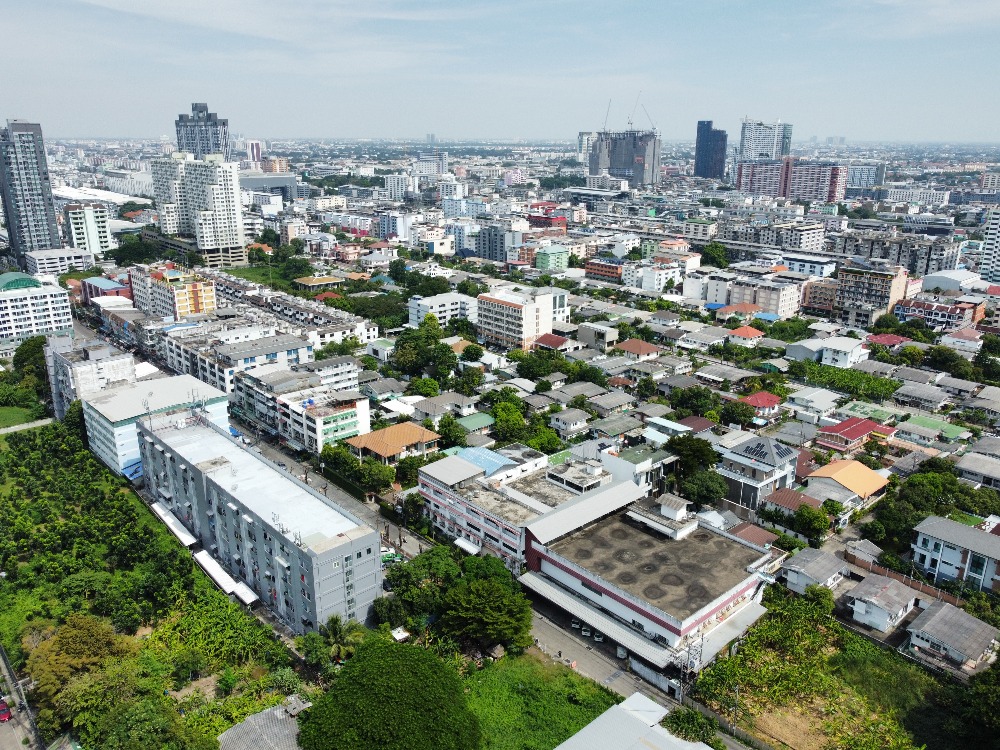 For SaleFactoryRamkhamhaeng, Hua Mak : Factory for sale with factory certificate 4 Ramkhamhaeng 42, area 2-0-8 rai, near BTS 500, road 8 meters.